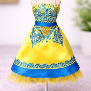 Disney Descendants 2 Isle of the Lost Mal's Blue and Yellow Dress Replacement